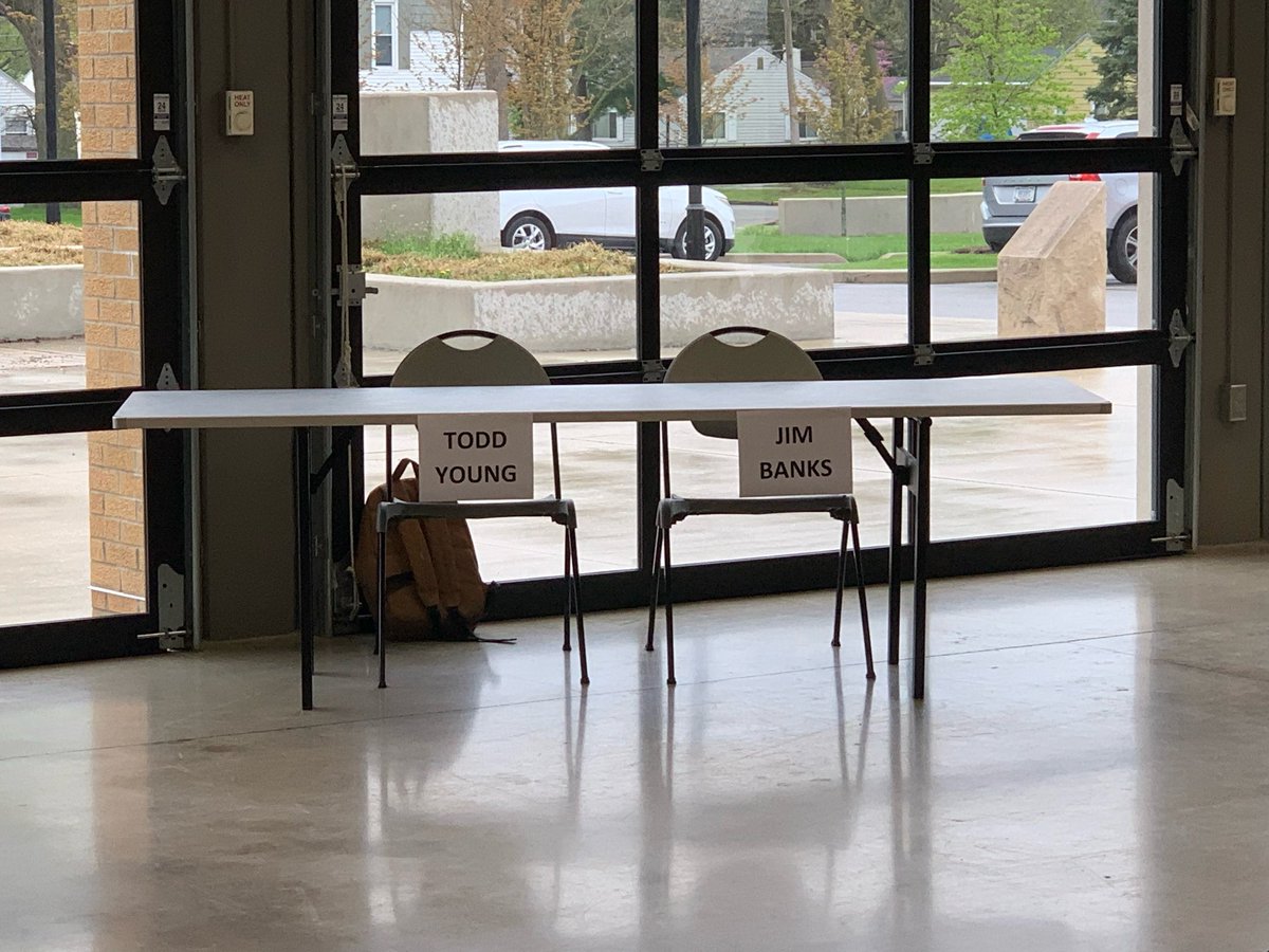 gomcdermott's tweet photo. Here’s @tommcdermottjr at the Town Hall Tour stop in Fort Wayne tonight connecting with voters. Even the @LPNational showed up. Wait… look there’s the empty chairs for @SenToddYoung and @RepJimBanks #NoShows #WhatAreYouAfraidOfTodd #BeatingToddYoungOneStopataTime https://t.co/3qWErpHm5k