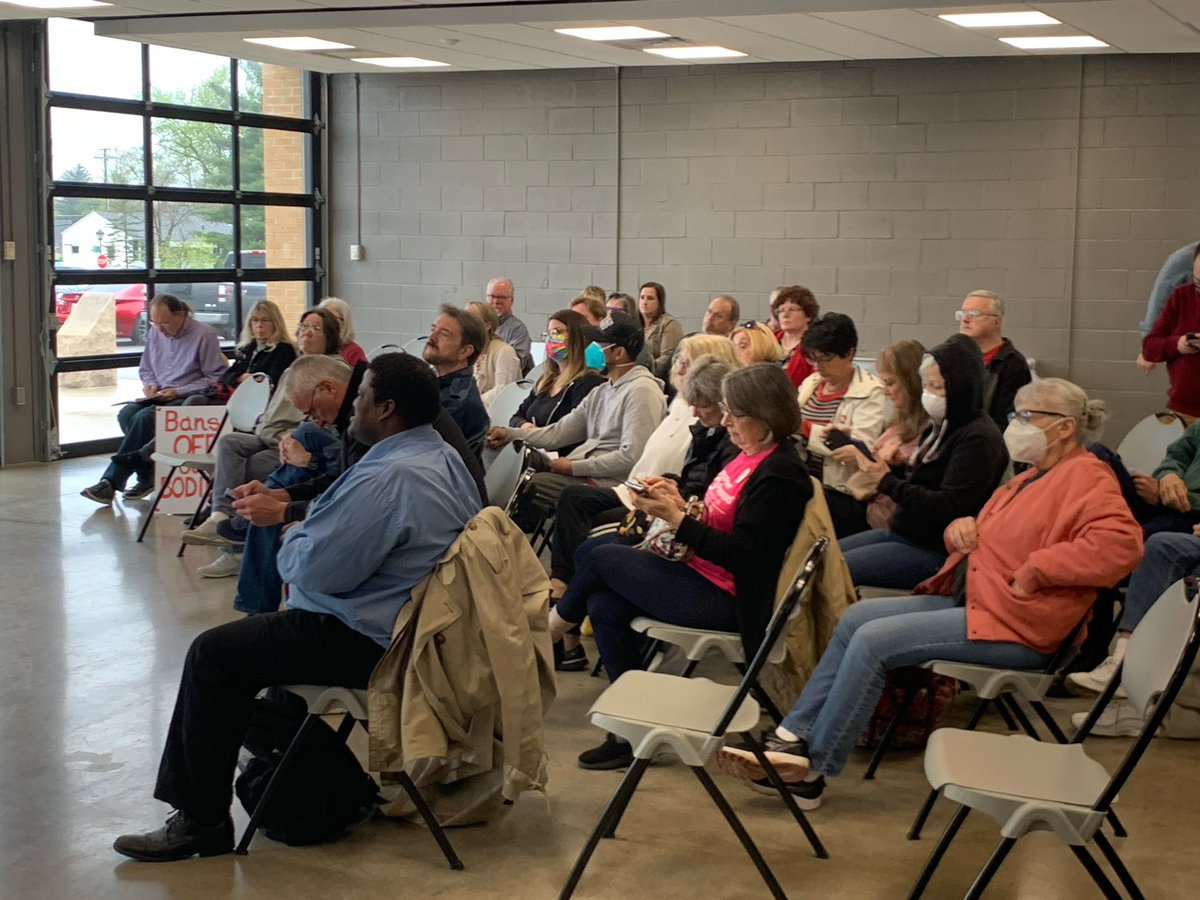 gomcdermott's tweet photo. Here’s @tommcdermottjr at the Town Hall Tour stop in Fort Wayne tonight connecting with voters. Even the @LPNational showed up. Wait… look there’s the empty chairs for @SenToddYoung and @RepJimBanks #NoShows #WhatAreYouAfraidOfTodd #BeatingToddYoungOneStopataTime https://t.co/3qWErpHm5k