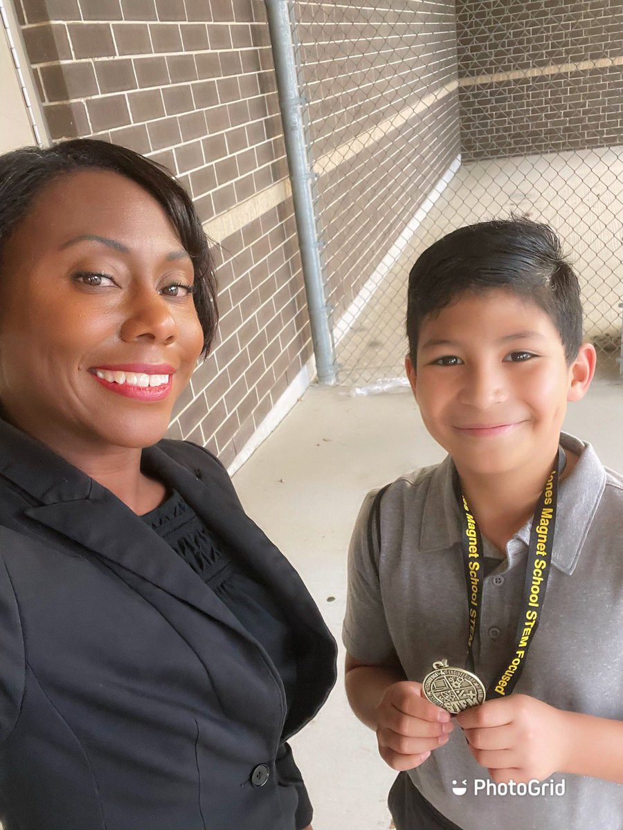 NISDJonesSTEM's tweet photo. When you are so excited that being a Jones STEM Magnet student means you have a reserved seat @NISDJaySEA , you just have to go say hi to that principal at your Induction Ceremony!!!🙌🏻 #likefamily @NISD #stem #steam #awesome https://t.co/vsY5Rodeg6