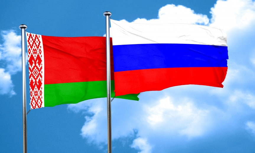 politringby's tweet photo. Школьники из разных регионов России, а также Беларуси собрались в Псковской области, чтобы поучаствовать в международном патриотическом походе, посвященному памяти о Великой Отечественной войне.

▶️ https://t.co/ujZUU7jGn0 https://t.co/B1GWmOXteS
