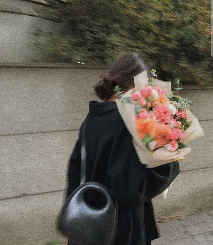 fasshionlover's tweet photo. - bouquet of flowers https://t.co/yMsaVSoq3K