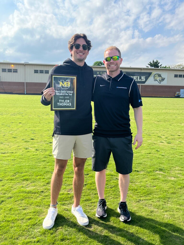 LFcoachGriggs's tweet photo. Special shout out today to Tyler Thomas and Vernon Fraley @hoopsincc for winning awards from the MBU athletic department! Tyler won Male Senior Scholar Athlete of the Year, and Vernon won Male Athlete of the year. Congratulations to them both!!! #DWWD #Team1 https://t.co/DCuOAahw9L