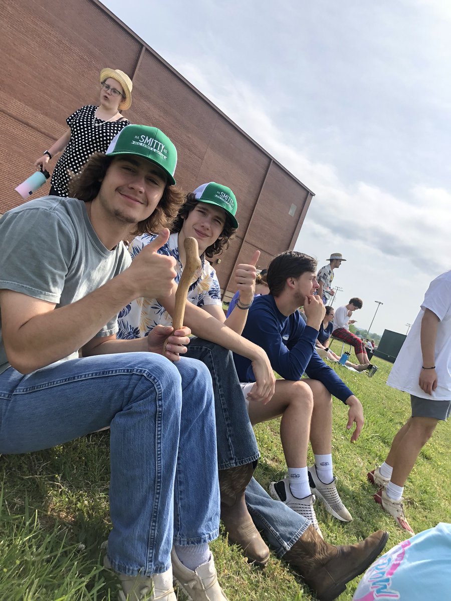 TibbsEAG's tweet photo. Senior Citizen Day and Kickball outside on this beautiful day! Only one full day left with this group. #imfine #imnotcryingyourcrying #ehsco2022 @Tim_PedigoEAG @EAGbrownj https://t.co/Mo6EZ1J5Kh