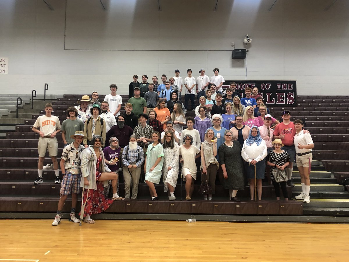 TibbsEAG's tweet photo. Senior Citizen Day and Kickball outside on this beautiful day! Only one full day left with this group. #imfine #imnotcryingyourcrying #ehsco2022 @Tim_PedigoEAG @EAGbrownj https://t.co/Mo6EZ1J5Kh