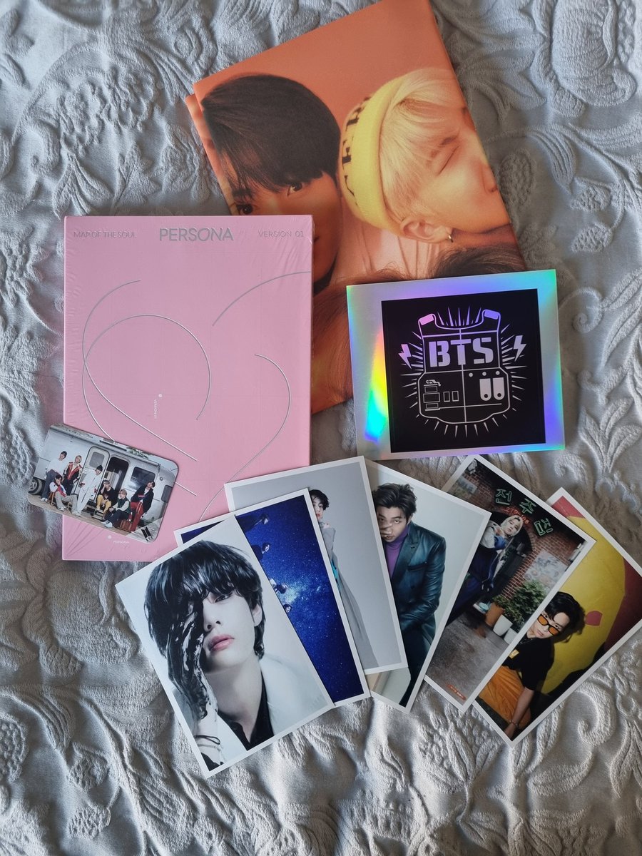 jmyoonseok's tweet photo. BTS MOTS:PERSONA ALBUM GIVEAWAY 💜

One winner | worldwide 

-Must be following
-Like and retweet
-Reply with your favourite OT7 pic or tag an ARMY! 

Details: ver 1. sealed
Extras: 6 BTS photocards, 1 double sided photocard, a poster and a logo sticker✨️

Ends 19/05 https://t.co/QnoPmSStwW