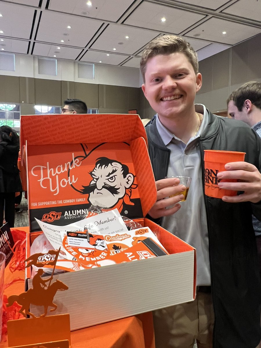 ginoliciousboss's tweet photo. #CowboyForLife #OKStateAlumni CHEERS! #OKSTATE22 #GOPOKES https://t.co/f9mxm3BGog