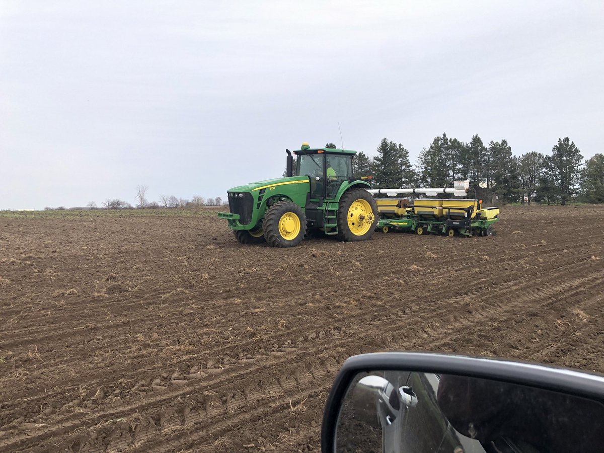 Milk_the_cow4's tweet photo. Out testing with our new to us planter tractor!! #plant22 @John_Deere_Man2 https://t.co/aftIeDMSS5