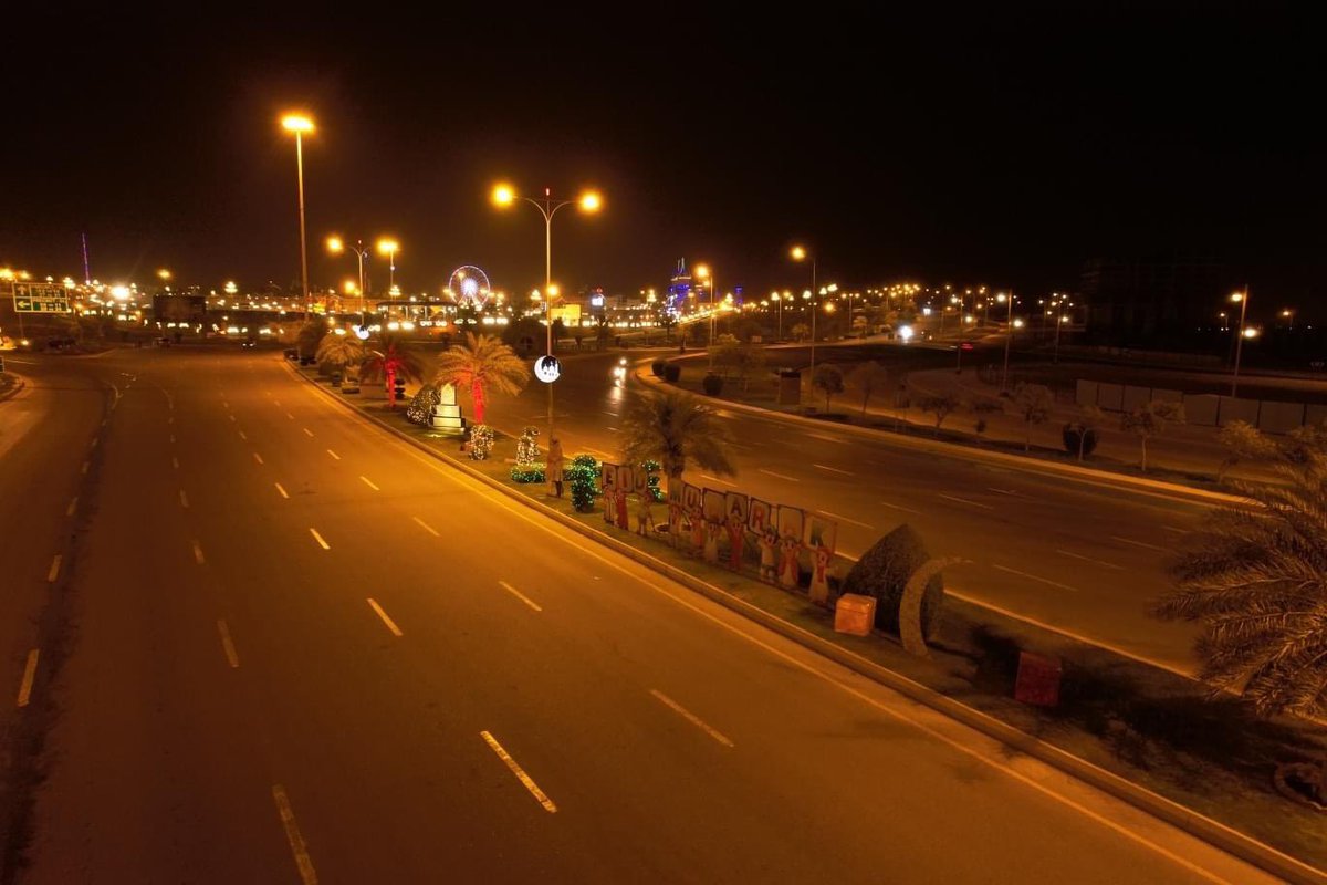btkupdates4144's tweet photo. Beauty of Bahria Town Karachi. 

#bahriatown #malikriaz #btkupdates4144 #karachi #Midwaycommercial https://t.co/BgLCYK4lcK