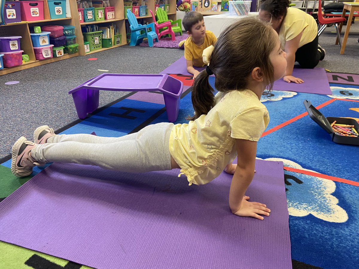 msflanary's tweet photo. Yy is for Yoga and Yellow! #BackwardsBootcamp #HappyClassrooms https://t.co/47lxbAuGlB