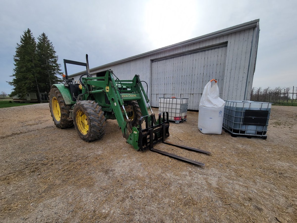 MosburgerA's tweet photo. Fertilizer deliveries are in full swing. @TimacAgroCanada #PhysioPro #Biostimulants @LiquidAgro going onto this Apple Orchard. https://t.co/fxwuGpRHeT
