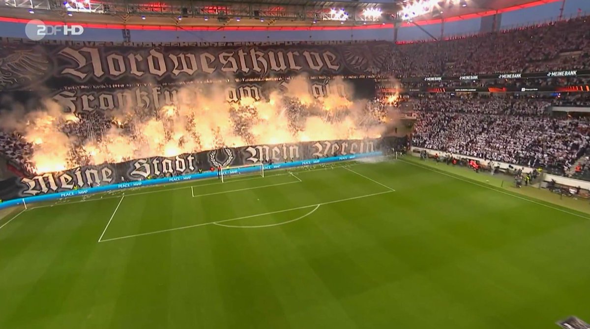 Rob1523s's tweet photo. Glückwunsch lieber @KarsyK 🥂🎉
#SGEWHU #SGEuropa #FRAWHU #UEL https://t.co/BEkyHiP5Zq