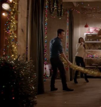 thinklhc's tweet photo. christmas kurtana you will always be famous https://t.co/Ae5nKaUmqE