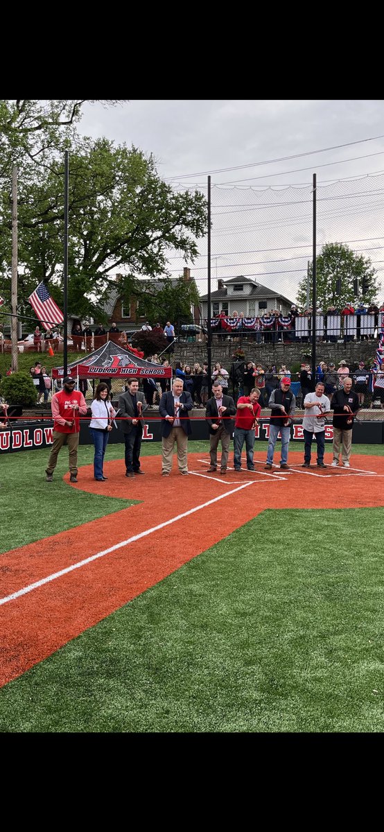 Dodged some raindrops for the ribbon cutting with ⁦<a href="/RedsCommunity/">Reds Community Fund</a>⁩ and ⁦<a href="/StElizabethNKY/">St. Elizabeth</a>⁩ for dedication of Lemker Field and Memorial Park in Ludlow. Love days we have our ⁦<a href="/DukeEnergy/">Duke Energy</a>⁩ volunteers in action! #WeAreDE