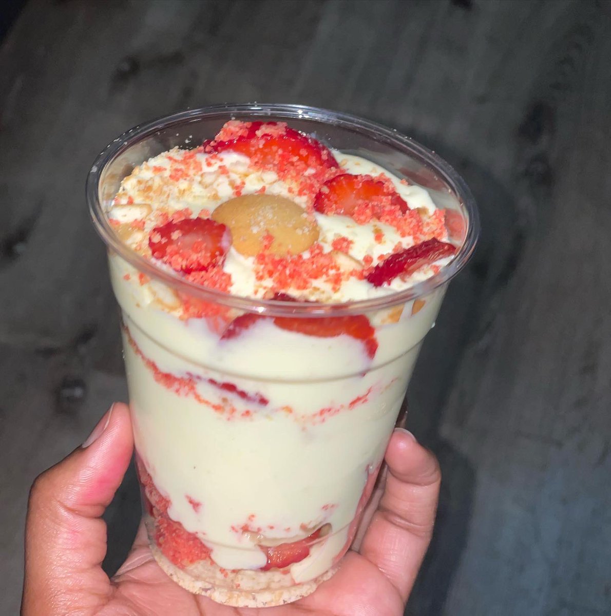 Kiythabaker's tweet photo. Strawberry Banana Pudding VS Banana Pudding🔥🔥🔥 https://t.co/jCrX21md9f