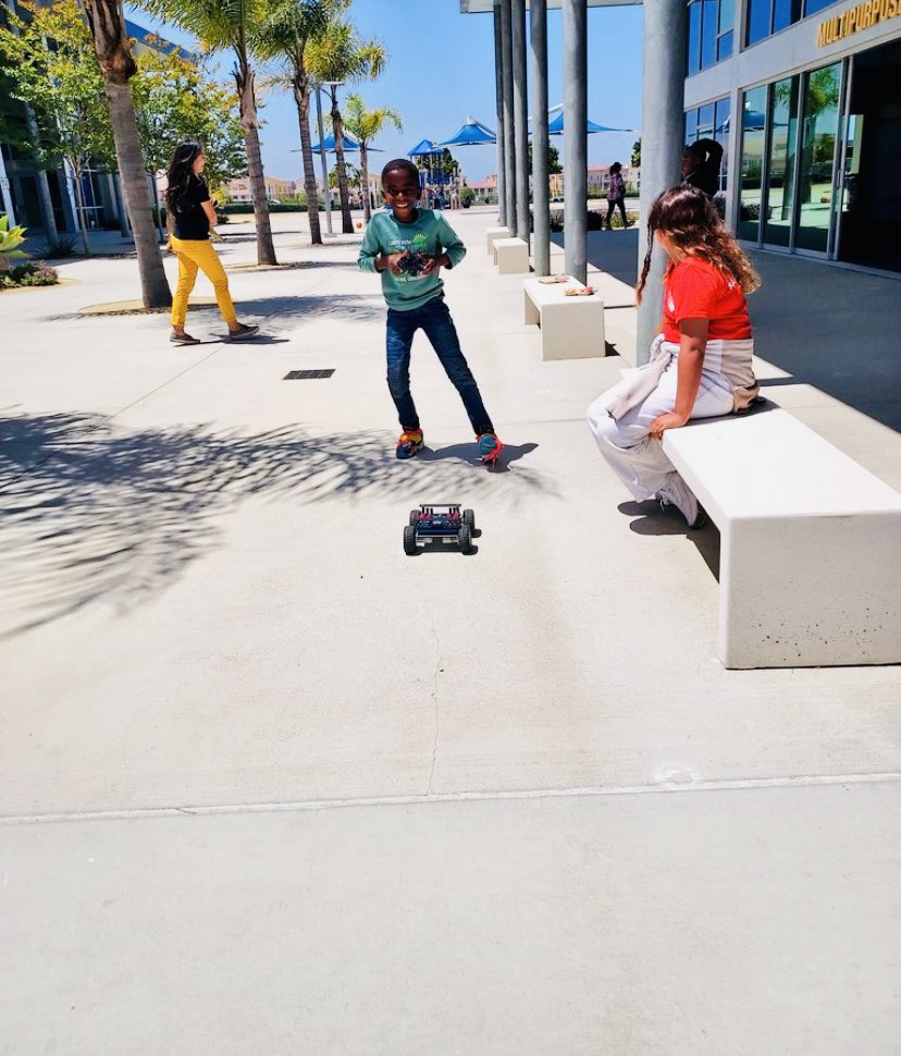Mr_BMichael's tweet photo. From learning how to extract DNA to driving robotic vehicles, from learning about animals to engineering mazes, @MuraokaCVESD 3rd grade Ss had a great time yesterday! Thanks, @MGeneproject, @PorpoiseRobotic, @sandiegoparks, &amp; @LoveSTEMSD for providing these opportunities for Ss. https://t.co/wiq611VKay