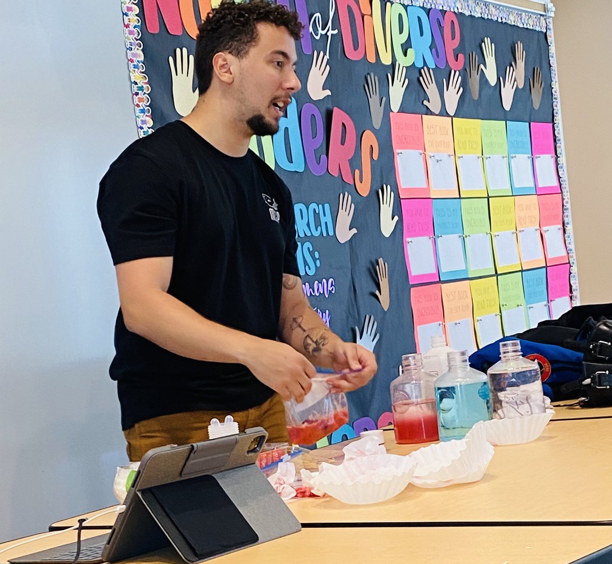 Mr_BMichael's tweet photo. From learning how to extract DNA to driving robotic vehicles, from learning about animals to engineering mazes, @MuraokaCVESD 3rd grade Ss had a great time yesterday! Thanks, @MGeneproject, @PorpoiseRobotic, @sandiegoparks, &amp; @LoveSTEMSD for providing these opportunities for Ss. https://t.co/wiq611VKay