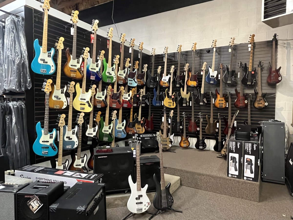 Rush74Kyle's tweet photo. The Holy Wall of Basses!!😲👌👍 #Fender #Ibanez #Squier #FenderUSA #SquierClassicVibe #IbanezSoundgear #JazzBass #JaguarBass #PrecisionBass #PlayerPlus #RushFamily @MuellersHammer @vivien2112 @MurdockMusicUt #Utah #SlappinDaBass #GeddyLee https://t.co/Es7udAAqT1