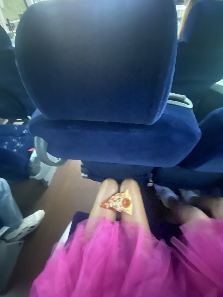 Poopyloopydoop3's tweet photo. Do you know what’s better than a tiny cup… a tiny slice 🍕 https://t.co/vt7uHm99Bj
