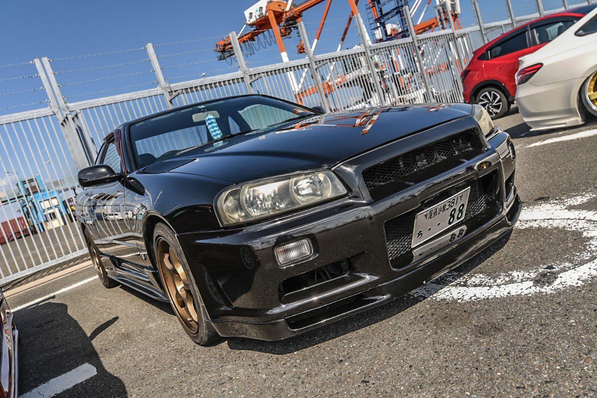 sho_omurais's tweet photo. かえの効かない大切な車を盗まれました。
みなさんのお力をどうか貸してください。
よろしくお願い致します。

GTRフェイス、ER純正ウィング、などこれといって特徴があるわけではないですが、バックミラーに青のストラップとセンターパネルが脱着してあります。 https://t.co/GAgd9IKOJO