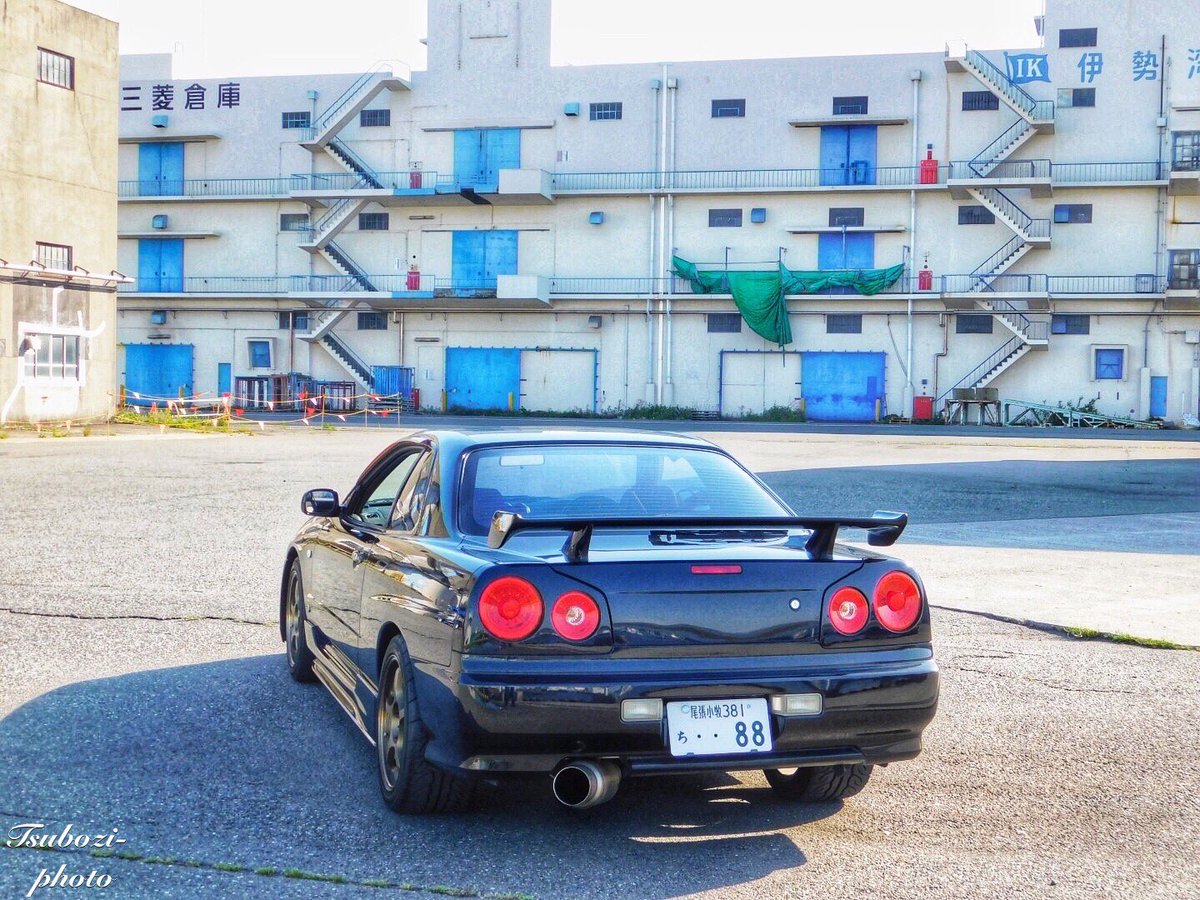 sho_omurais's tweet photo. かえの効かない大切な車を盗まれました。
みなさんのお力をどうか貸してください。
よろしくお願い致します。

GTRフェイス、ER純正ウィング、などこれといって特徴があるわけではないですが、バックミラーに青のストラップとセンターパネルが脱着してあります。 https://t.co/GAgd9IKOJO
