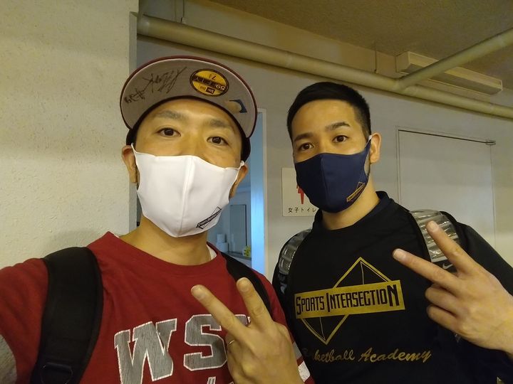 T_ANDOH_Enjoy's tweet photo. 一昨日応援に行った #桜花ジョイフルカップ
#翁長明弘 君率いる #SportsIntersection は昨日の決勝トーナメントでなんと準優勝🏆✨
おめでとうアキ😆‼️
どのチームよりも楽しそうにバスケをしてました。
埼玉の強豪チームとして、ますます期待が寄せられそうです🏀✨
#女子バスケ
#学バス
#桜花学園 https://t.co/FYTXnIfFh1