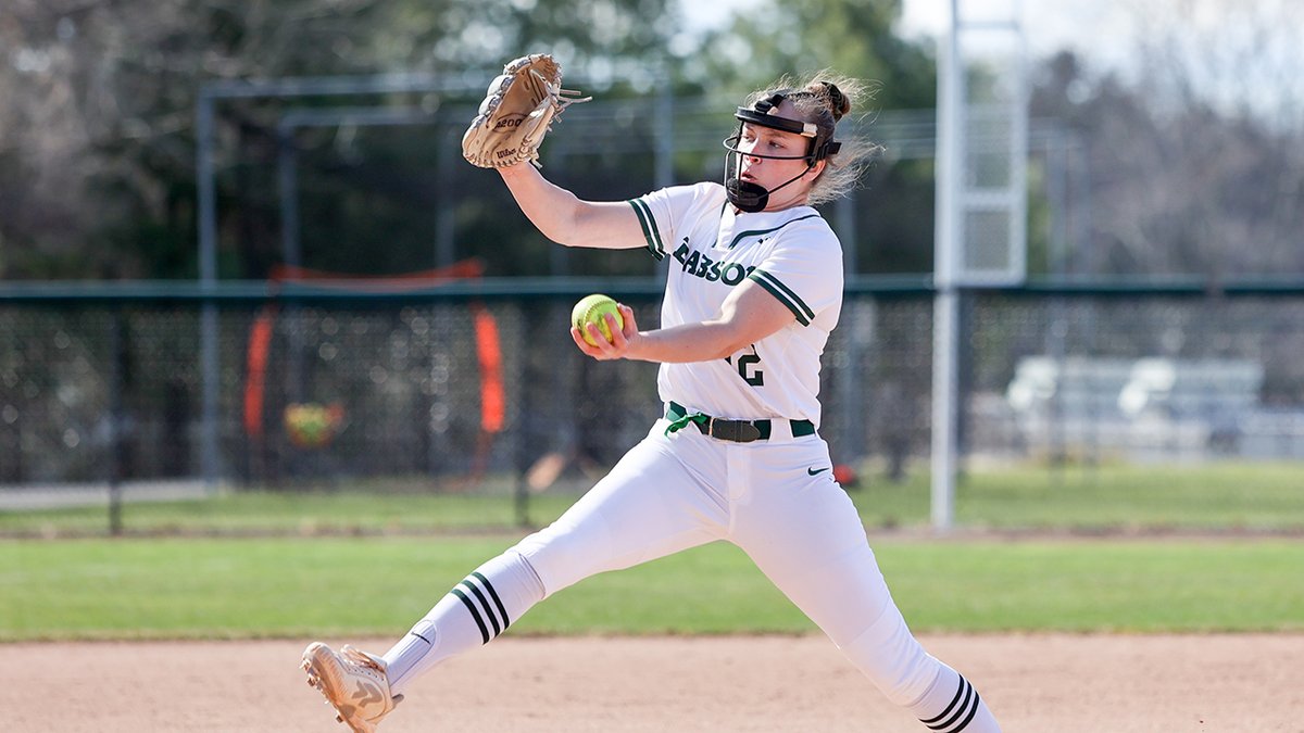 BabsonAthletics's tweet photo. @babsonsoftball @CoastGuardBears @NEWMACsports No. 17 @babsonsoftball Blanks Coast Guard in NEWMAC Tournament Opener, 5-0: https://t.co/i9qJBxooya #GoBabo https://t.co/D4kzFZkeuS