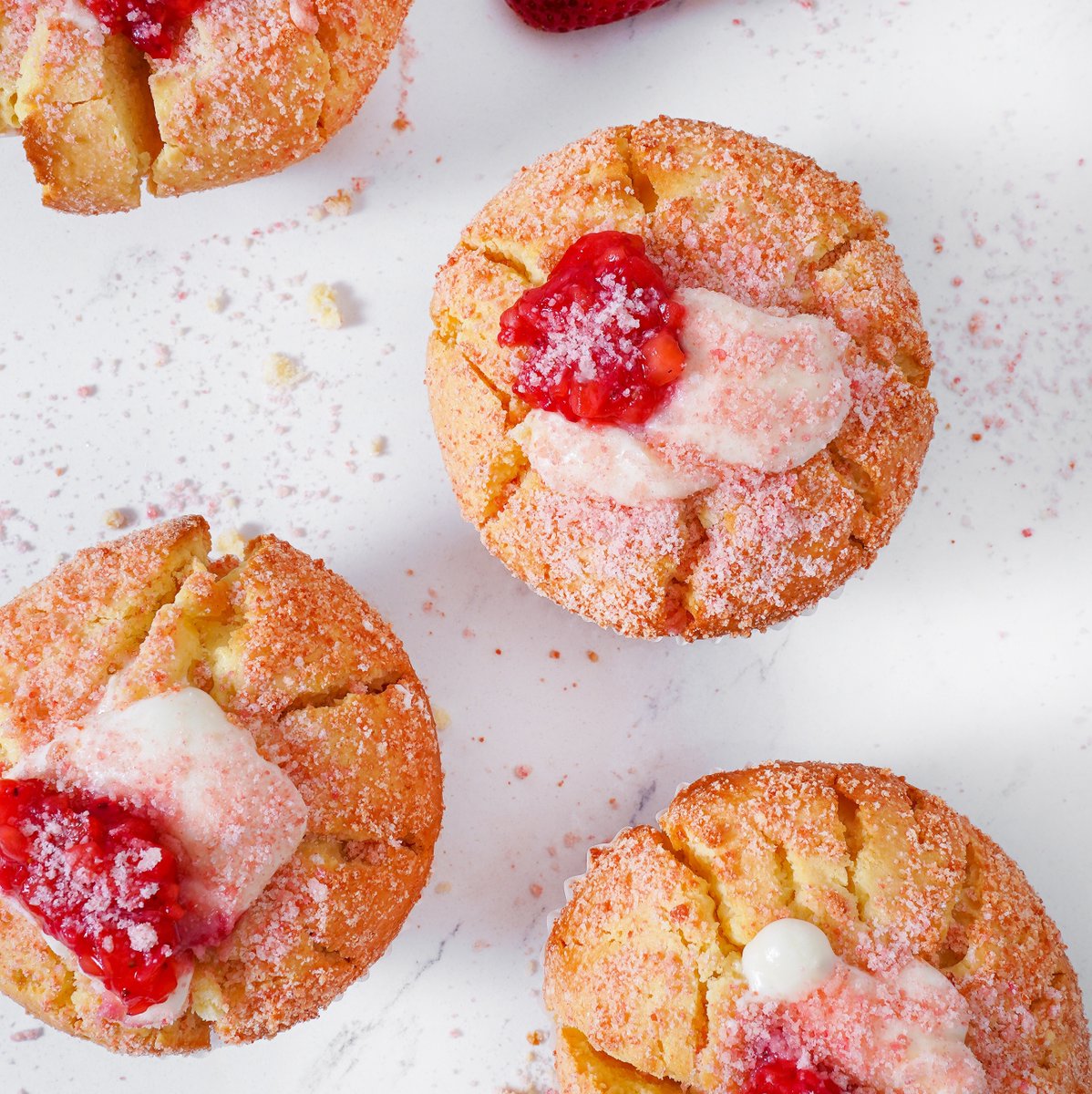 Pollyspiescafe's tweet photo. The only thing better than a Strawberry Lemonade Muffin is more Strawberry Lemonade Muffins. ๐๐
#pollyspies #saveroomforpie https://t.co/PVkKiArHkk