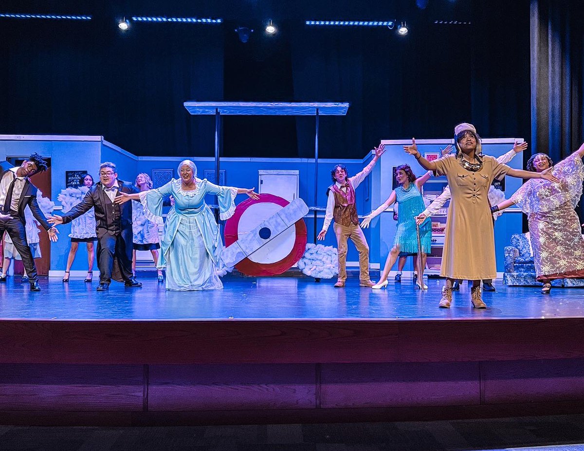 Weiss Theater tweet media