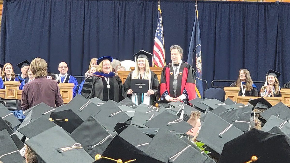 usuartsci's tweet photo. Roughly 800 degrees (minors - Ph Ds) are being awarded to 450+ students right now!#USUGrad22 https://t.co/Kzln0ZFn4V