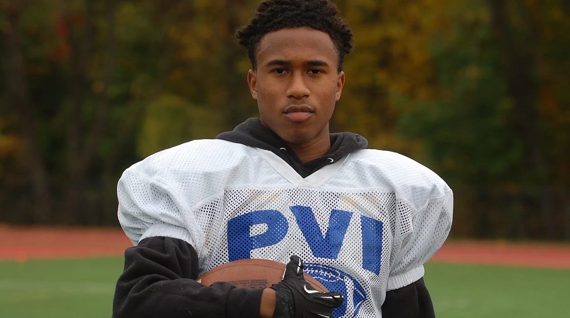 PaulVIFootball1's tweet photo. Congrats to former PVI Eagles Irv Charles and Lonnie Moore @lonn2_ both signing with the NY Jets⚪️🔵🦅💪PVI https://t.co/IhHD1WkY6S