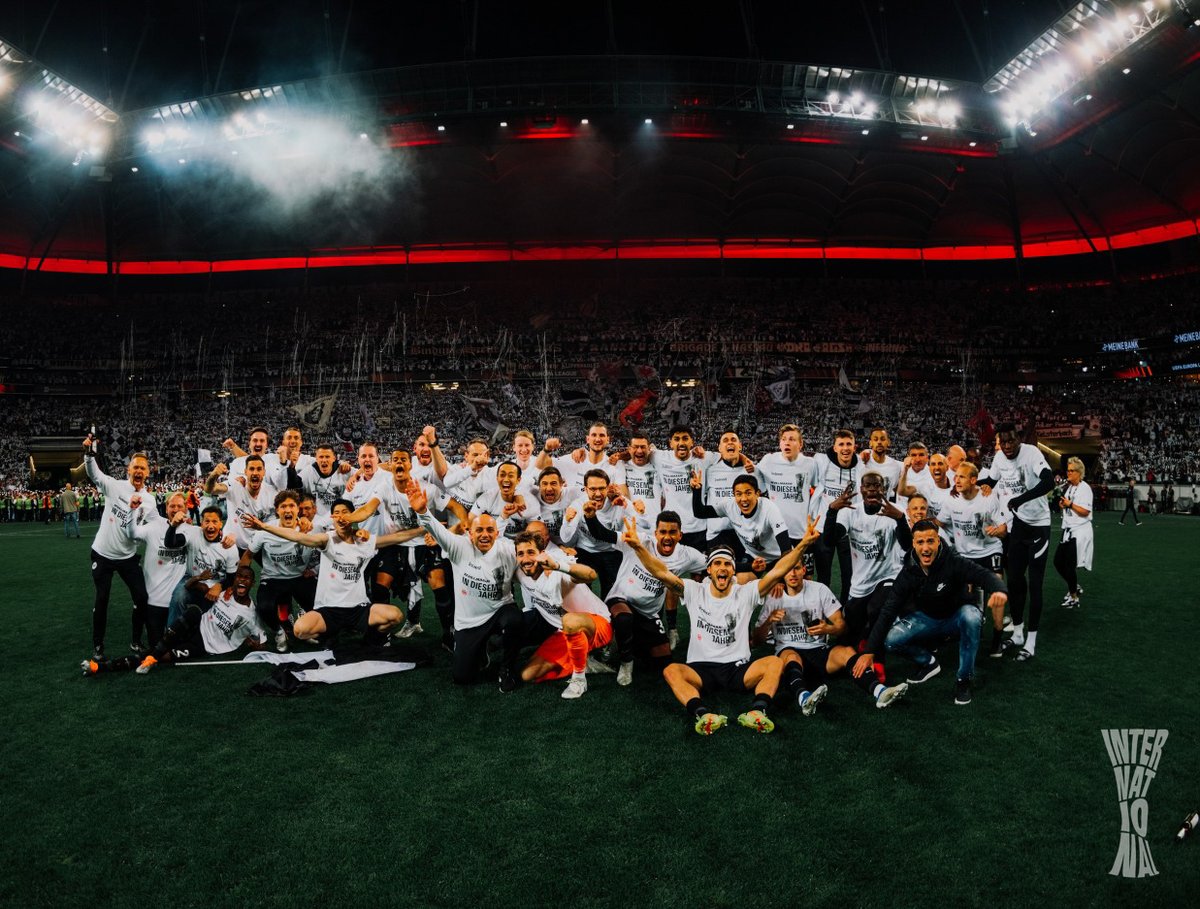 Eintracht's tweet photo. Gute Nacht! ❤️❤️❤️
–––––
 #SGEuropa #SGEWHU #UEL https://t.co/nbRyqPdfY6