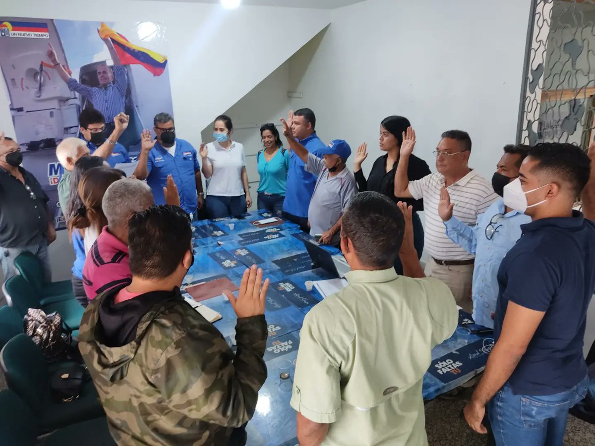 Untanzoategui_'s tweet photo. Reunión Ordinaria 002/2022 de la Dirección Ejecutiva Regional de @untanzoategui , donde también se juramento la Comisión Regional Organizadora del III Congreso Ideológico y Programático del @partidount .

¡Seguimos Firmes y Claros! 

#UntAnzoategui #UnidosAvanzamos #jdsanzoategui https://t.co/MeKlxkybUu