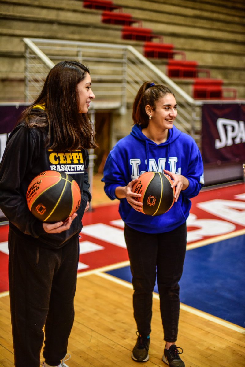 Oye, y qué tal el Lanzamiento de #LaLigaFemeninaLaLleva y #SpaldingBalonOficial ⁉️

- Que las PROTAGONISTAS lo cuenten 😊😄😬😃
🤳 <a href="/Spalding_chile/">SpaldingChile</a> 

#LigaNacionalFemenina | #SpaldingTF
