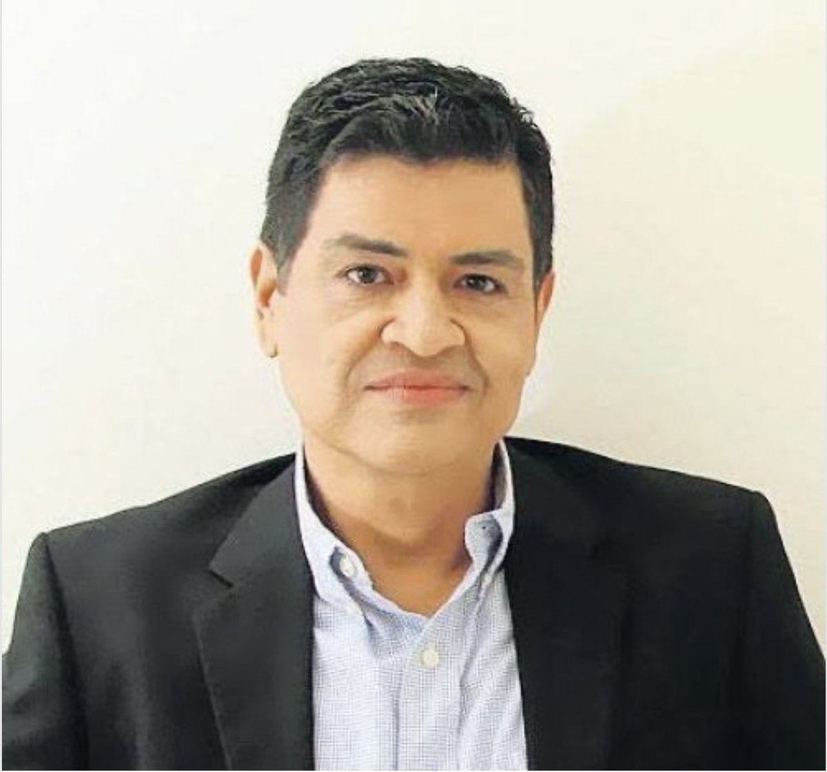 nacholozano's tweet photo. El noveno periodista asesinado en México es Luis Enrique Ramírez.

Sus restos envueltos en plástico fueron hallados en una carretera de Culiacán.

Dirigía “Fuentes Fidedignas” y era columnista en El Debate.

150 periodistas han sido asesinados en México desde el 2000. https://t.co/Y0JC6Z3LNH