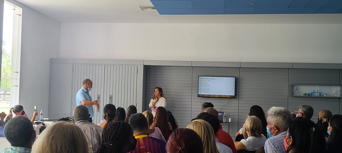 Magistral conferencia de la Periodista y Comunicadora Cristina Escobar en <a href="/AicaLaboratorio/">Laboratorios Aica</a> sobre temáticas referidas a la relación Cuba-EEUU, en el marco de la Capacitación a cuadros, reservas y canteras. #VamosConTodo #VamosPorMás #dosisdevida