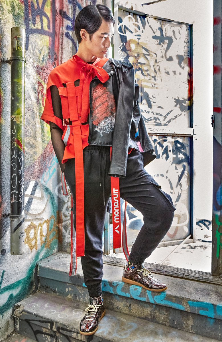Men_of_Cinava's tweet photo. CiNava (IG men_of_cinava) #fashion #photographers this was one of our #onlocation #fashioneditorial #streetfashion #menstreetstyle #guyfashion #inspirational #streetstyleforhim #mensfashion #tbt #streetwearfashion #brooklyn #graffitiart #menswear #MenInKilts #edgy https://t.co/QO2Xagdfdw