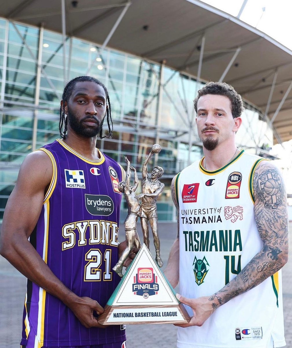 GreyWolfEnt's tweet photo. Here we go 🏀
@SydneyKings vs @JackJumpers @nbl series gets underway tonight!!!
Who you got and why?
#nbl #basketball #hoops #tasmaniajackjumpers #sydneykings #ianclark #joshadams #greywolf https://t.co/ReuXvMVWcz