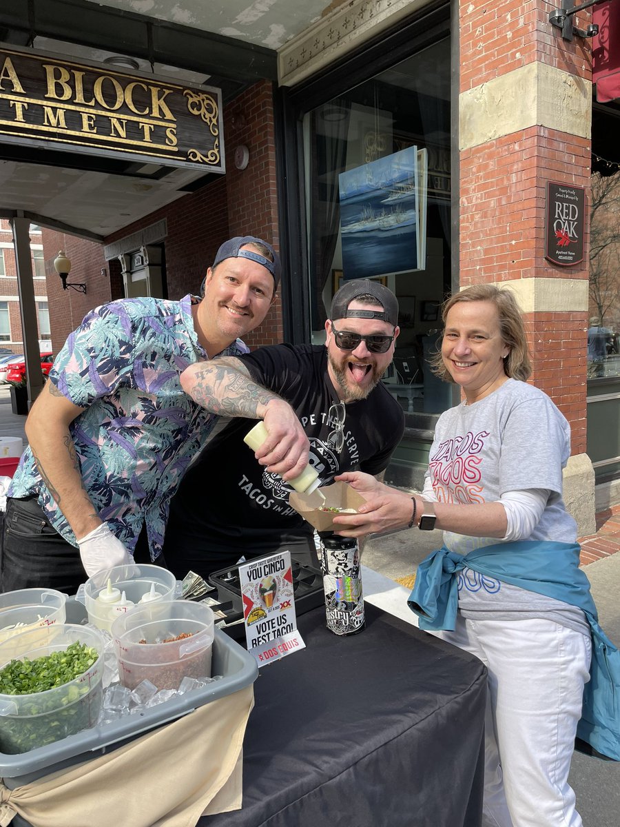 MayorJoyceCraig's tweet photo. It’s safe to say Taco Tour 2022 was 💯.
Thank you to the thousands (!) of people, pets and ponies who came out. Every taco I had was absolutely fantastic. 🌮 #MHTpride https://t.co/lnAlVgq3gI