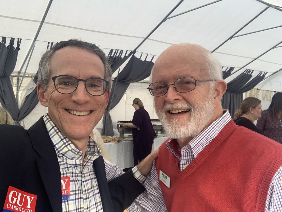 PhilaFreedomGuy's tweet photo. #WhereIsGUY greetings from #Berwyn & a meeting of the Malvern, Paoli & Berwyn business assns. Great event @ #30Main and food from #Otoro too. And, I met Mr Handels—Buck Buchanan. Spending time w/the people who make our community so strong. #ThankYou 🍦🍕🍺🍷🍣🍱🇺🇸 https://t.co/D5XQaezqAX