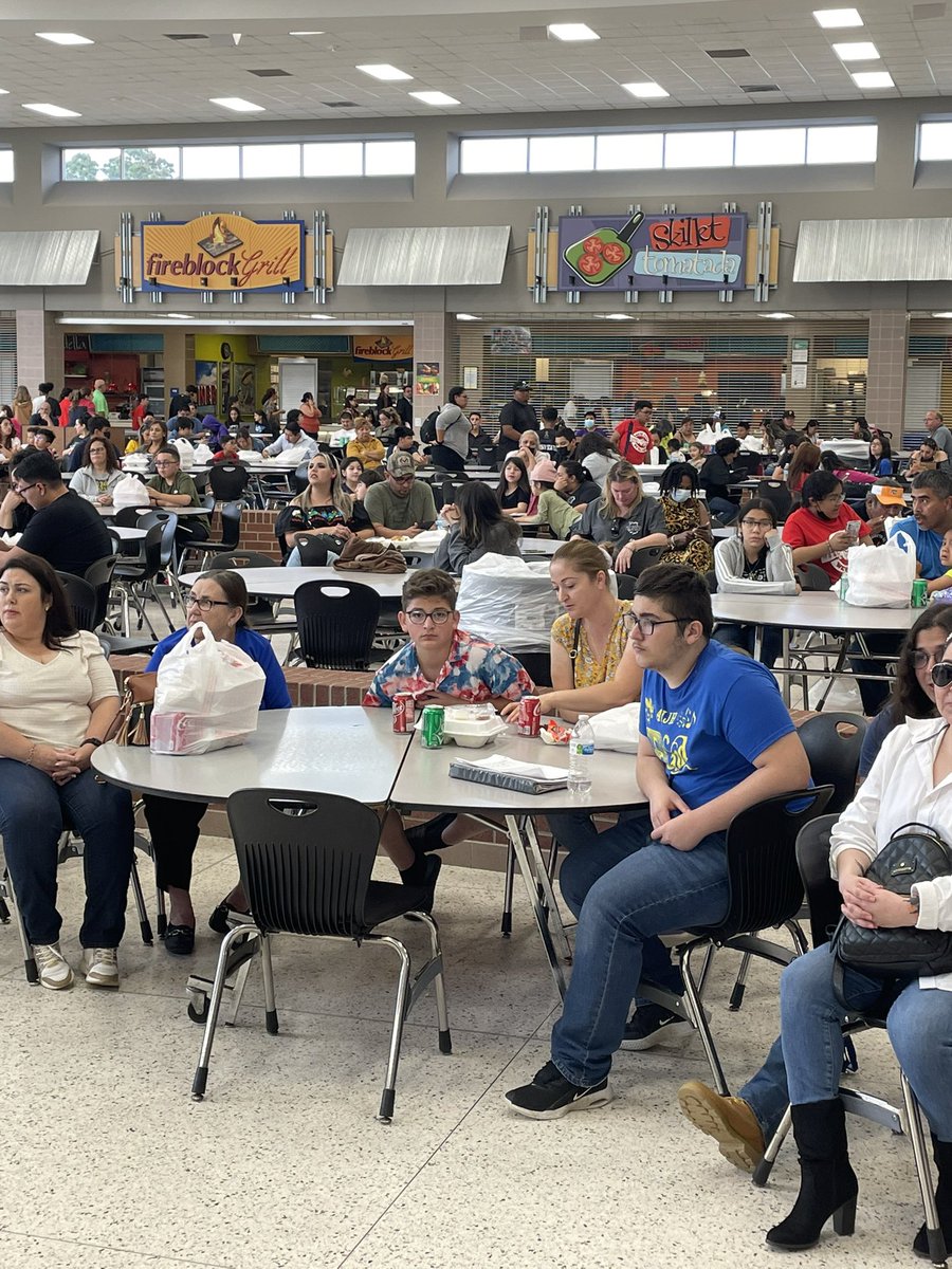 ChannelviewISD's tweet photo. Our Fine Arts Director @CVISDFineArts and @CVHSFalconband really outdid themselves! This Spaghetti Dinner turned out great. Its a packed house with great entertainment. Our superintendent @tchill_ and all others in attendance are in for a treat! #createacollaborativechannelview https://t.co/QIgZVrhciz