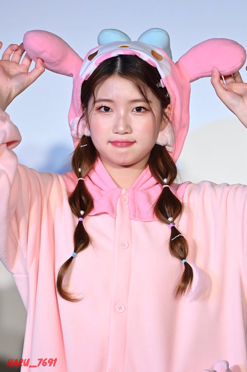MINSEOFOLDER's tweet photo. #민서 #MINSEO #SATURDAY #세러데이 @saturday718 https://t.co/pBcC3BwkyE