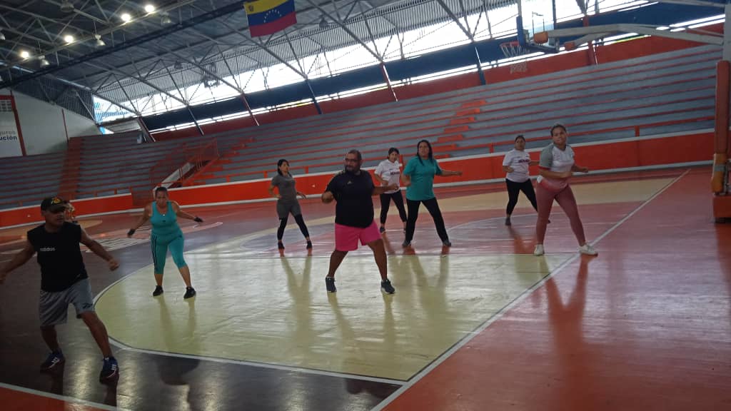 INDEM (@indem_oficial) on Twitter photo Indem te invita a las tardes de Bailoterapia desde las 5:00 p.m en las instalaciones del Gimnasio Cubierto Gilberto Roque Morales de lunes a viernes desde este 08 de Mayo.
Asiste.
¡Te esperamos!
<a href="/ErnestoLunaPsuv/">Ernesto Luna G.</a>
@GobMonagas_
<a href="/Bigju21/">Julio Rausseo</a> <a href="/monagasnosune/">Monagas nos une</a>
#MonagasPotenciaDeportiva Indem te invita a las tardes de Bailoterapia desde las 5:00 p.m en las instalaciones del Gimnasio Cubierto Gilberto Roque Morales de lunes a viernes desde este 08 de Mayo.
Asiste.
¡Te esperamos!
<a href="/ErnestoLunaPsuv/">Ernesto Luna G.</a>
@GobMonagas_
<a href="/Bigju21/">Julio Rausseo</a> <a href="/monagasnosune/">Monagas nos une</a>
#MonagasPotenciaDeportiva