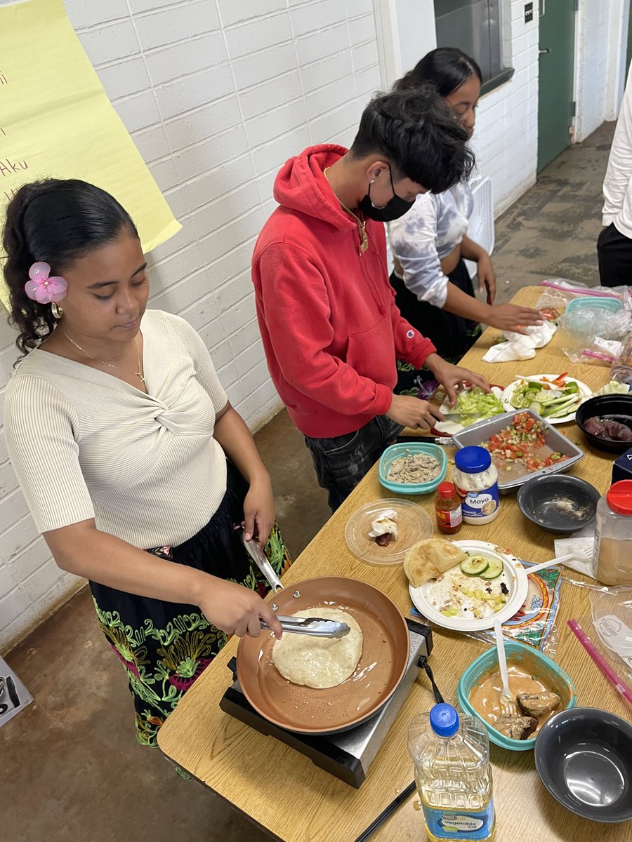 dela808's tweet photo. #KūliaIkaNuu #KHSBulldogs present and prepare integrated #PBL #Showcase #StretchLearning @HIDOE808 @maryhattori @tushijima https://t.co/PxLVskMBy0