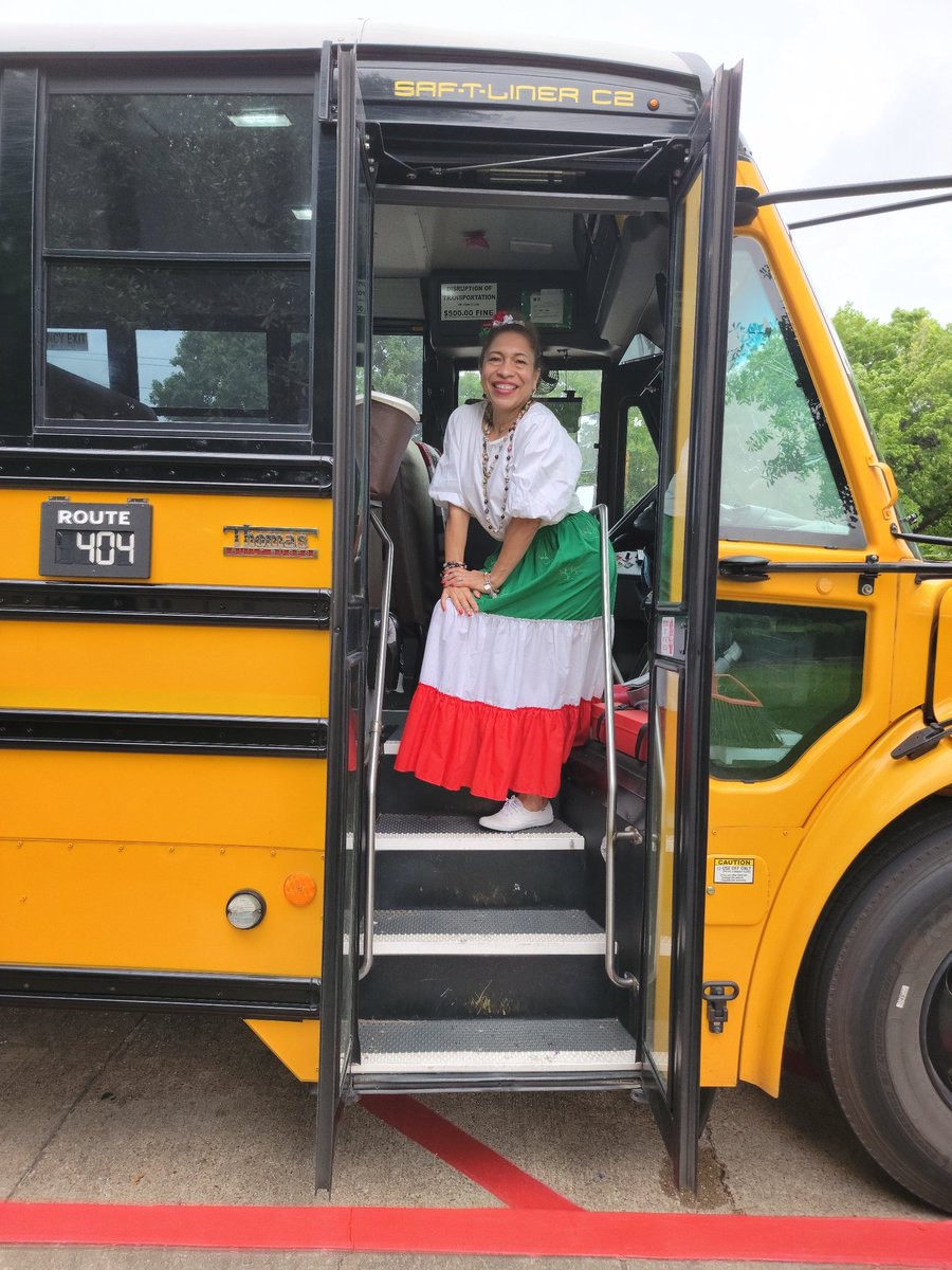 LillianSampso10's tweet photo. SPRING ISD TRANSPORTATION  celebrating CINCO DE MAYO. Thanks,  @revjackmann @DBaxterspring @SpringISD @Shuester @Valenciaadaaa for you support and special thanks for ALL who helped with this wonderful display! We are HONORING our LEADERS OF TODAY. https://t.co/4R6lTsJ3TU