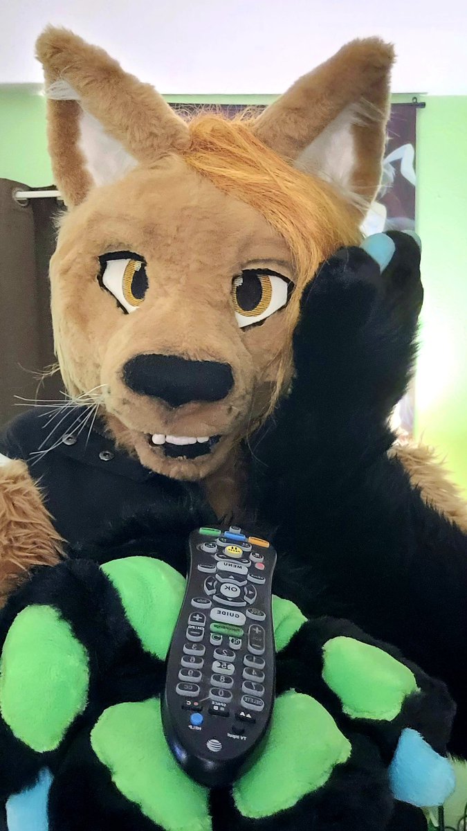 Anyone care to turn me on? 😘

#fursuit #fursuiter #fursuiteveryday