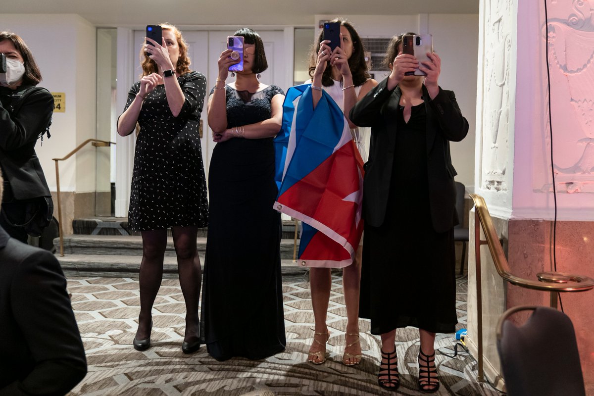 #Cuba's laws restricting free speech &amp; internet access suppress flow of vital info but when life is driven by a desire to be free, those obstacles are no match. Last night 1,000s of Cubans watched <a href="/AnamelyRamos/">Anamely Ramos González</a> accept <a href="/freedomhouse/">Freedom House</a> Award for <a href="/LMOAlcantara/">Luis M. Alcantara</a> <a href="/MaykelOsorbo349/">Maykel Osorbo</a> via FB.