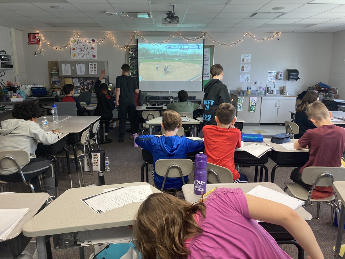 MissFinn tweet media