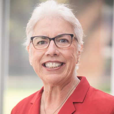 UnitedArtsWake's tweet photo. Today the arts + education communities are mourning the loss of one of our greats. Liz Grimes Droessler literally and figuratively lit the way for so many.  Former board chair of United Arts,  member of our advisory board, a mentor to so many, and a fighter for all! 🧡💜 https://t.co/BUmgE3PyjX