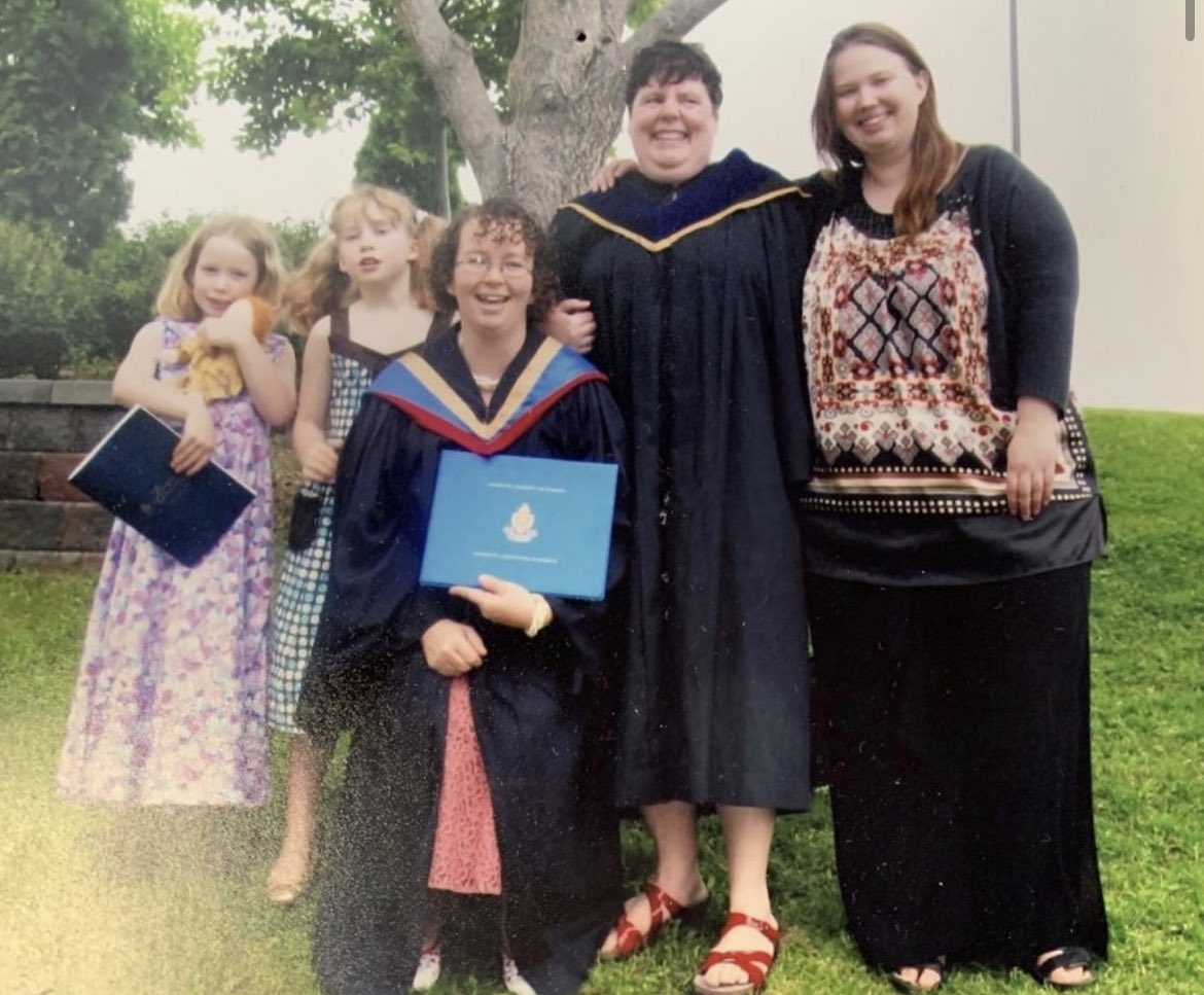 OrilliaMidwives's tweet photo. For international day of the midwife we are highlighting our own. Kelly says “Midwifery for me is about relationship-based care.  Helping folks understand the process, their choices, what to expect and how to navigate the unexpected. #DayoftheMidwife #orilliamidwives https://t.co/IEj9kVKngG