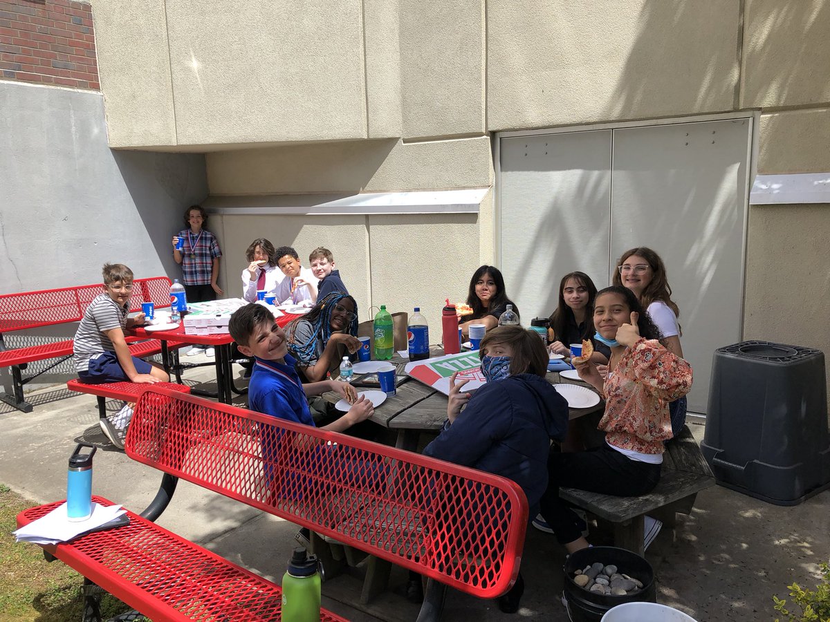 Fenty_SS's tweet photo. MMS welcomed Bayshore Middle School for a highly competitive debate tournament today! Mineola took home the trophy! 🏆 

Great job to both sides debating security cameras, traumatic brain injuries &amp; capital punishment #MineolaProud @MineolaMS @NaglersNotions https://t.co/6liVmrdhQD